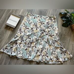 Banana republic romantic silk floral ruffled skirt. Size 8